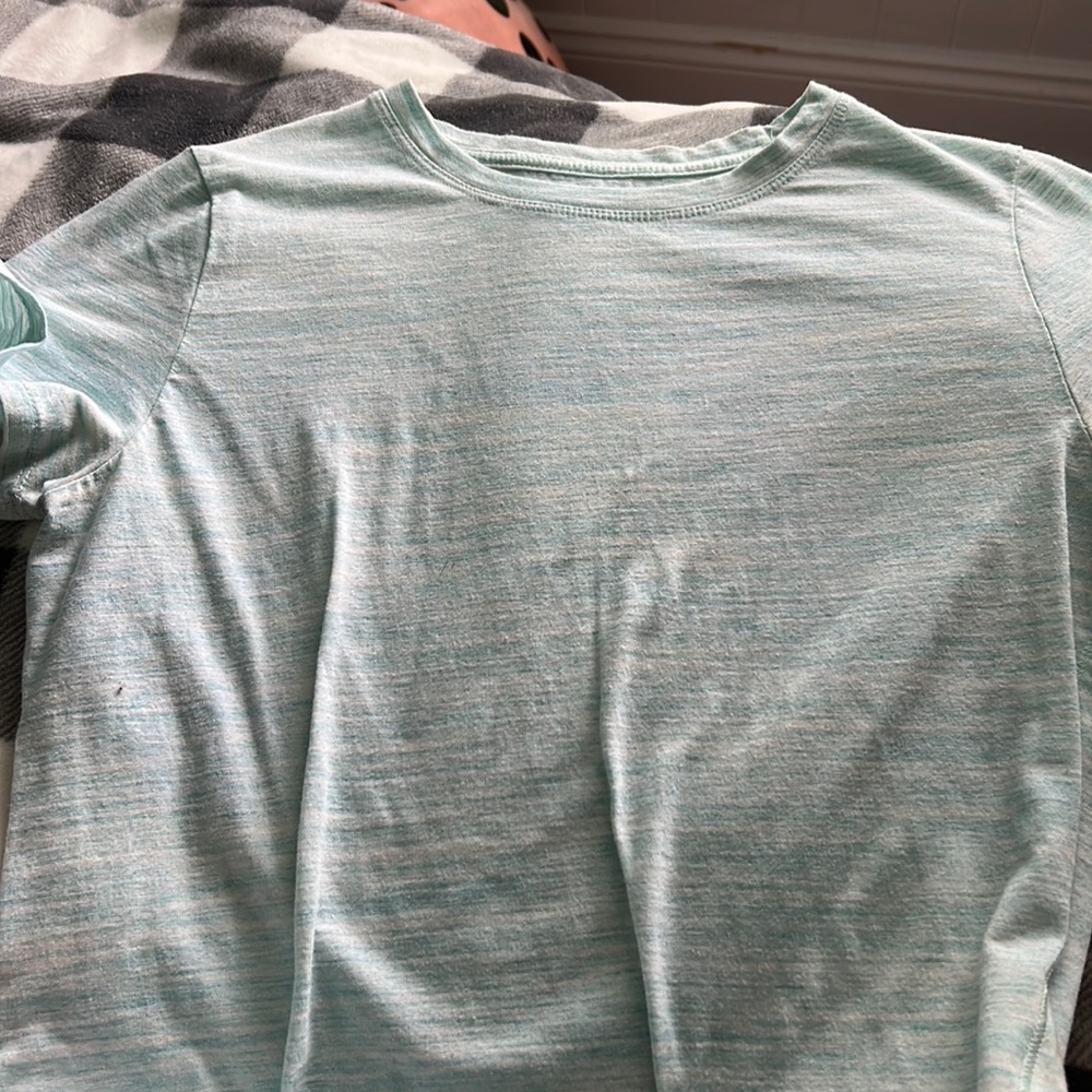 Aeropostale blue and white shirt